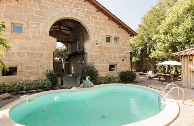 "Au Petit Grammont" Magnifique Bâtisse Avec Piscine et Jacuzzi