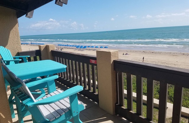 "August" 2025-"SPECIAL-RIGHT ON THE BEACH-Amazing View-ALL REMODELED