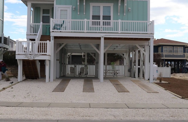 August weeks open- 4 bedroom, Private Pool, ocean view close walk to the beach