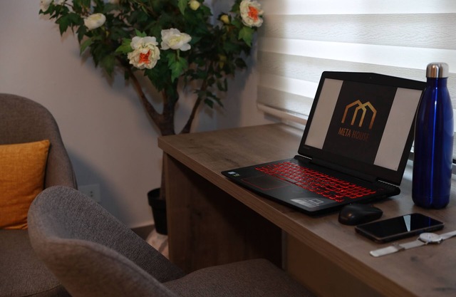 Aurora Studio, by Meta House!