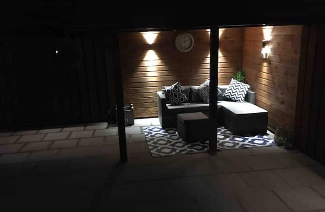 Austin Lodge 10, Dumfries - With 6 seat Hot tub, private garden, smart TVs