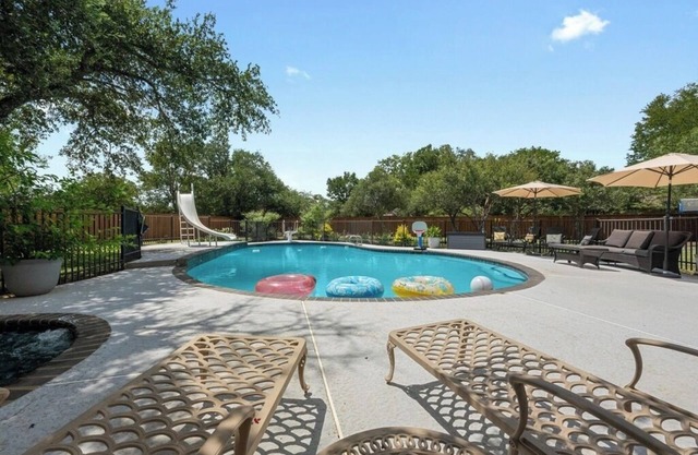 Austin's Hill Country Escape & Retreat – Private Oasis With Pool & Spa on Acre+
