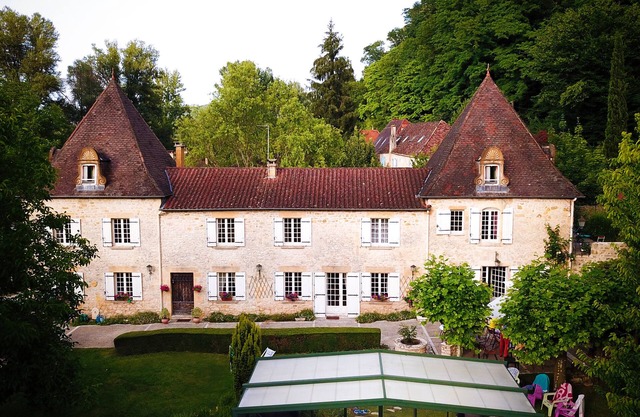 Authentic and comfortable house with heated indoor pool (from April to November)
