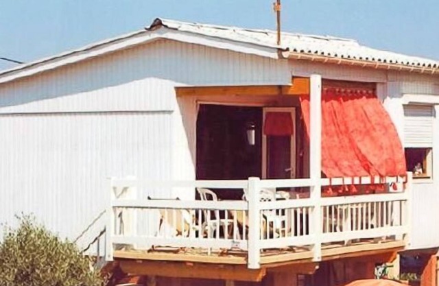 Authentic chalet with sea view, sleeps 4, all comforts