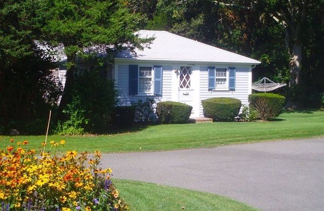 Authentic, Charming Cape Cod Studio Cottage in Historic Bass River