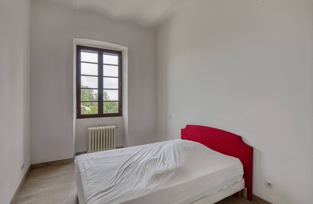 Authentic Corsica on the beach. 8-room apartment in family home.