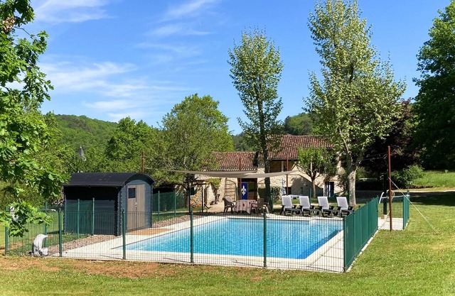 Authentic country house with new private pool