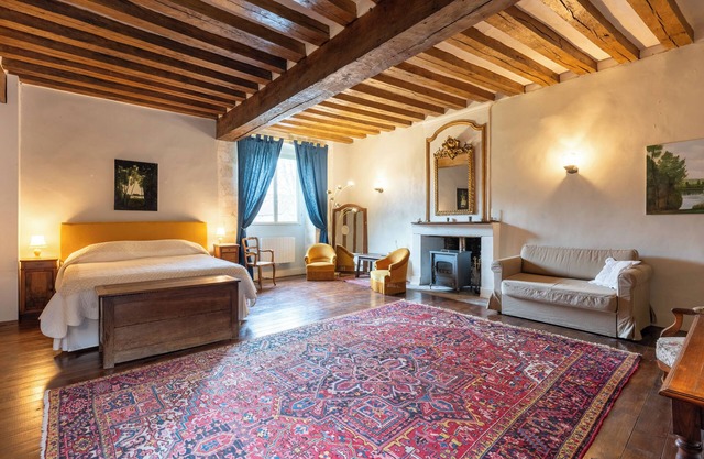 Authentic medieval seigniory. A timeless experience.