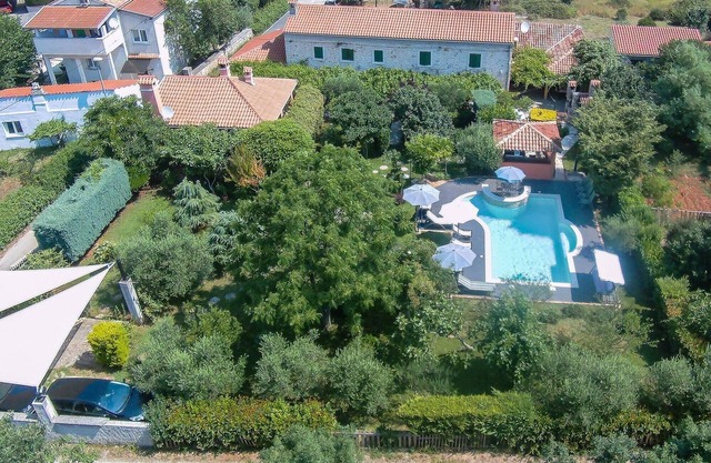 Authentic Istrian House - Apartment with saltwater pool- 15 min from Kamenjak