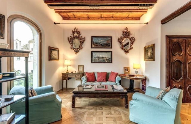 Authentic Roman Escape with Private Terrace & City views