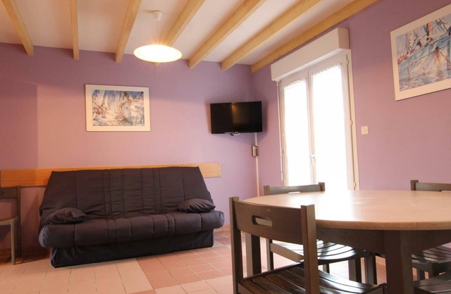 Authentic Seaside Stay in Omonville-la-Rogue
