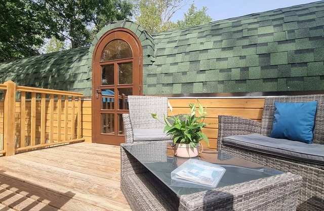 Authentic Stay in Wine Barrel with Pets Allowed