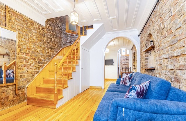 Authentic Stone House 10 min to Goldenhorn