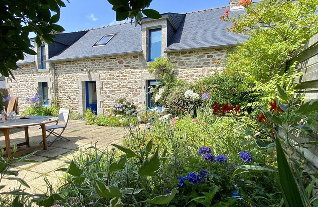 Authentic stone Penty 1.5 kms from the beach