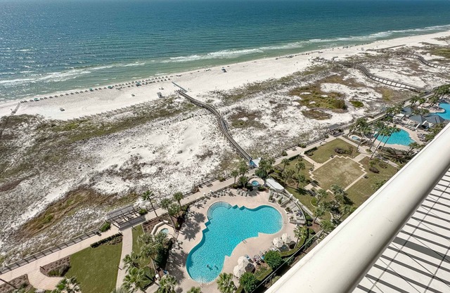 Avalon 1807 - Beachfront Condo-Amazing View-Full Service Resort-Sleeps 7