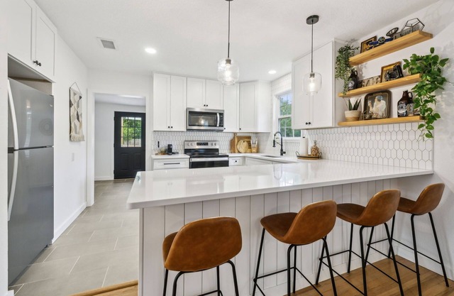 Avondale Deckhouse: Walk/Bike to Shops & Eats