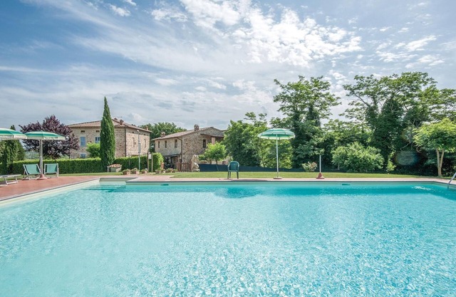 Awesome apartment in Casole d'Elsa SI