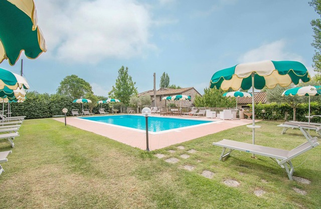 Awesome apartment in Magione with WiFi