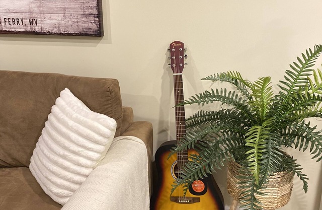AWESOME Family Cottage - 6 Mins to River, Hiking & Wineries