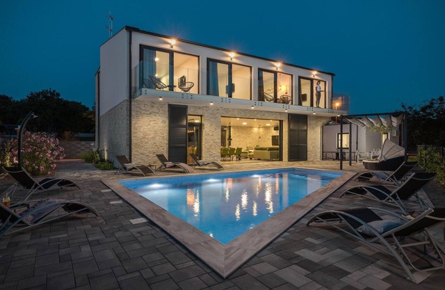 Awesome home in Sveti Vid Miholjice