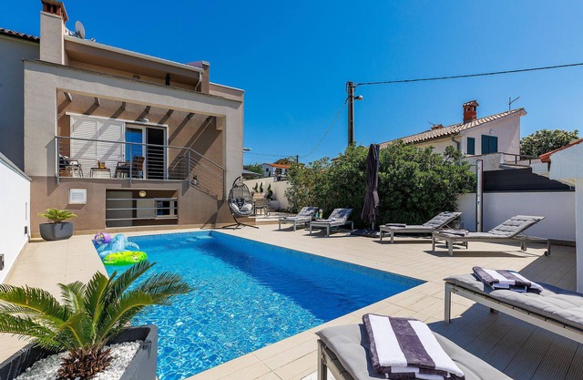 Awesome home in Labin