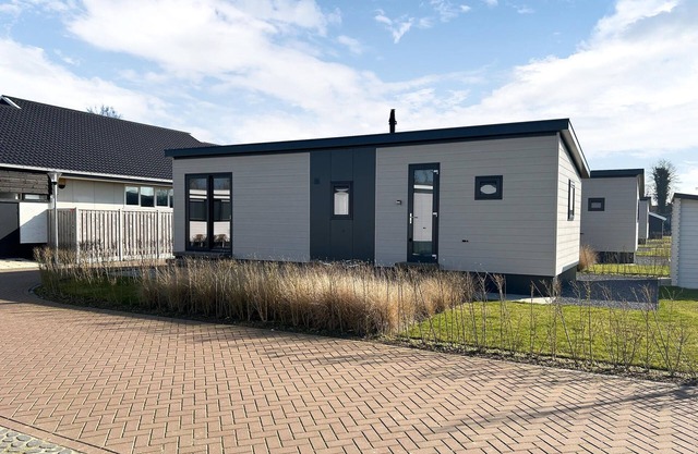 Awesome home in Scherpenisse with WiFi