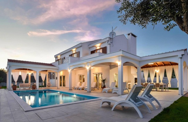 Awesome home in Sestanovac