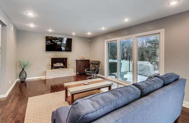 Awesome Location, House, spacious, luxury, clean, 4BR 2.5BA