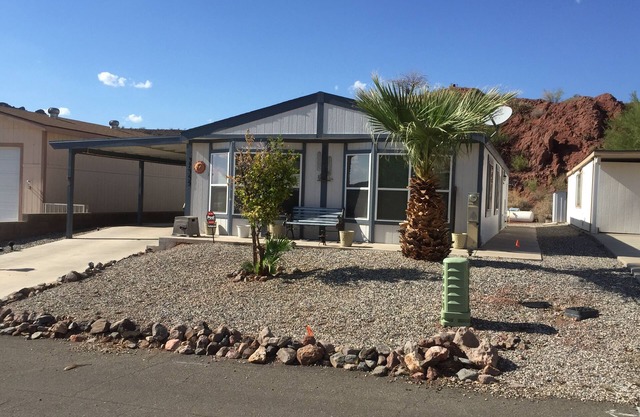 Awesome LONG TERM Snowbird Rental Spacious 2 Bedroom 2 Bath Mobilehome
