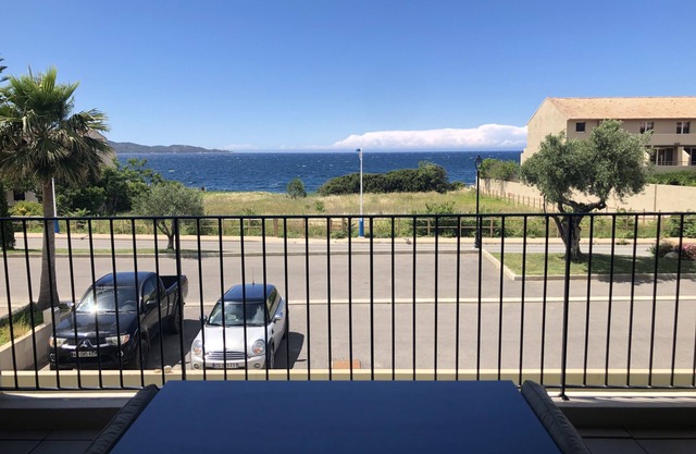 AZUR Apartment Facing the Sea