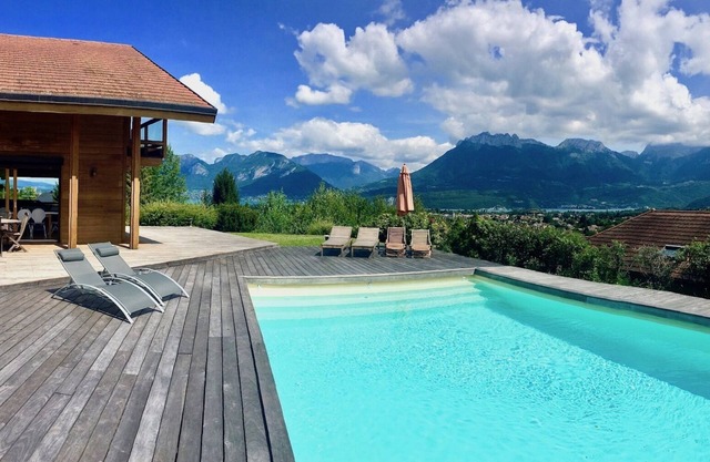 B&B Chez Besson Lake Annecy mountain and lake view