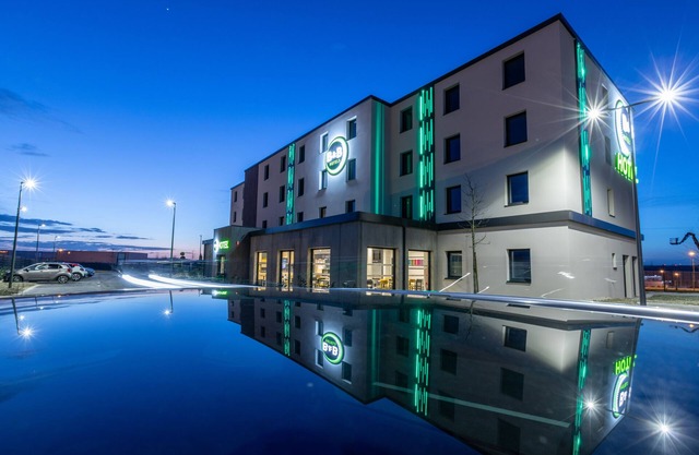 B&B HOTEL Troyes Magasins d'usine