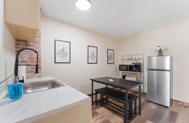 B5 Wally's by the Landing & Convention Center