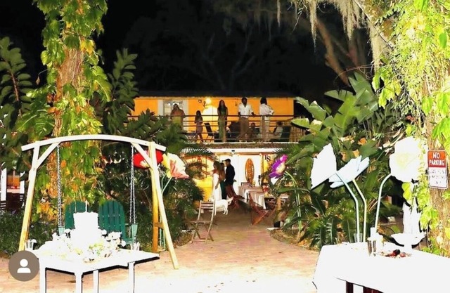 Bachelor, Weddings, College reunions, 2 houses on 1 acre nature freedom, swimspa