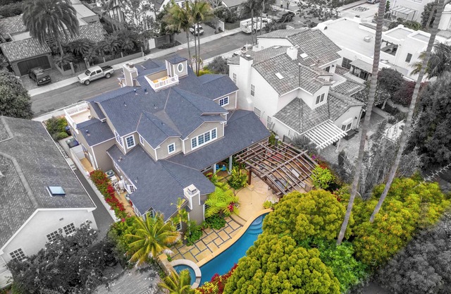 Backyard Paradise w/Pool, Hot Tub & Walk to Beach 4b/4.5ba