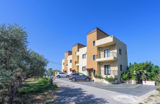 Backyard Seaview 1 BR with 24/7 Electricity