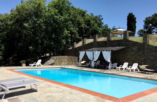 [Badia Ficarolo] Farmhouse with panoramic pool