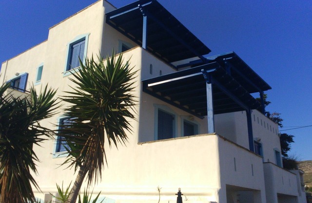 Baetylus SELF CATERING above ground floor apartment, near 3 beaches of Naxos