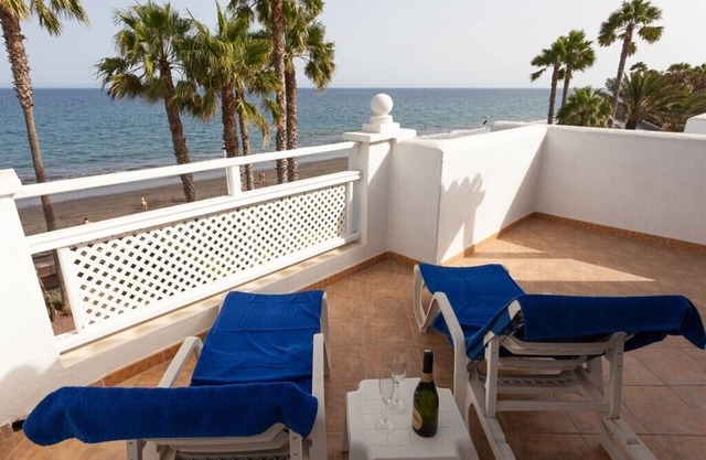 Bahía Feliz - exclusive villa directly besides the sea