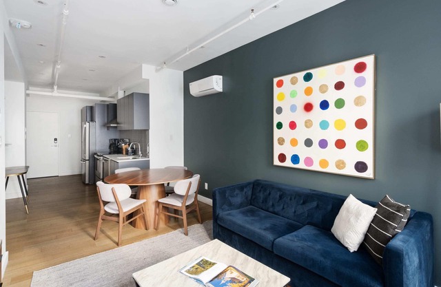 Bakan- Queen 1Bedroom Old Montreal