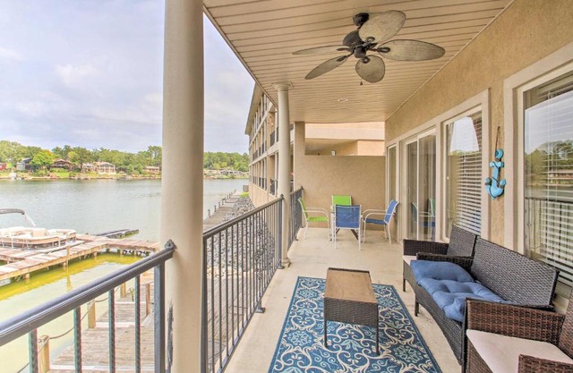 Balcony and Boat Slip Lakefront Unit in Hot Springs