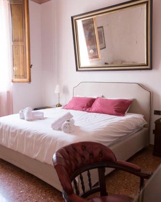 Baldovini Home Stay, Close to the city center