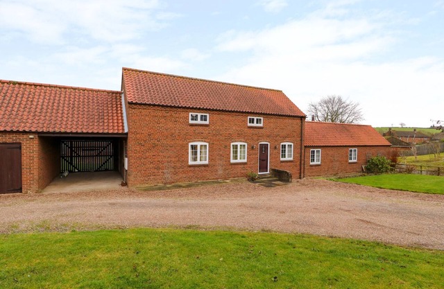 BALMEDIE, family friendly, character holiday cottage in Binbrook