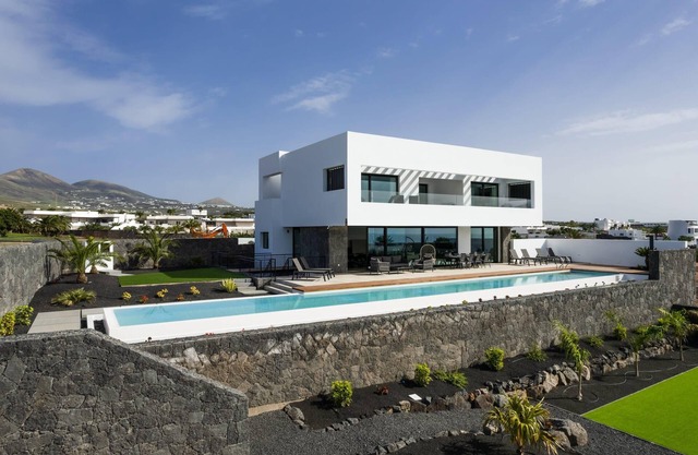 Bamanija | An outstanding 5-bedroom luxury villa in Puerto Calero