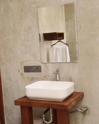 Banana surf and stay