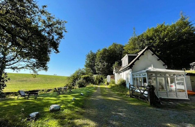 Bar Hill Lodge - a cottage that sleeps 6 guests in 2 bedrooms