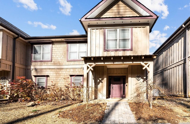 Bar W Retreat, Lakeview Condo, Sleeps 8, Stardust Marina Area