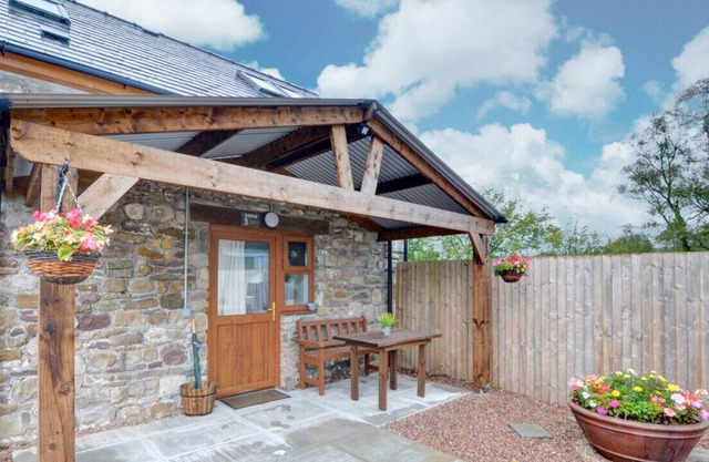 Barn 3 - Chicken - Studio House, Sleeps 2