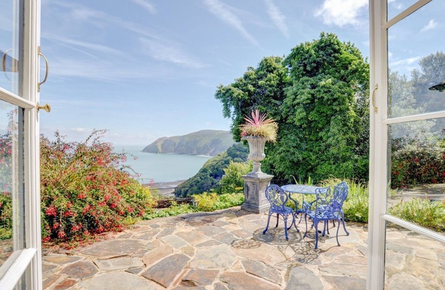 BARONET'S QUARTERS, family friendly, with a garden in Lynton