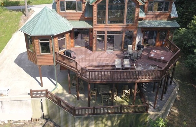 Barren River Lake Cabin ~ Hot Tub, Pet-Friendly, Near Mammoth Cave